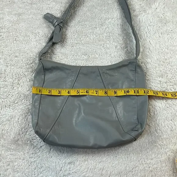 Vintage 80s unbranded dove grey leather shoulder bag with matching coin purse - Picture 8 of 10